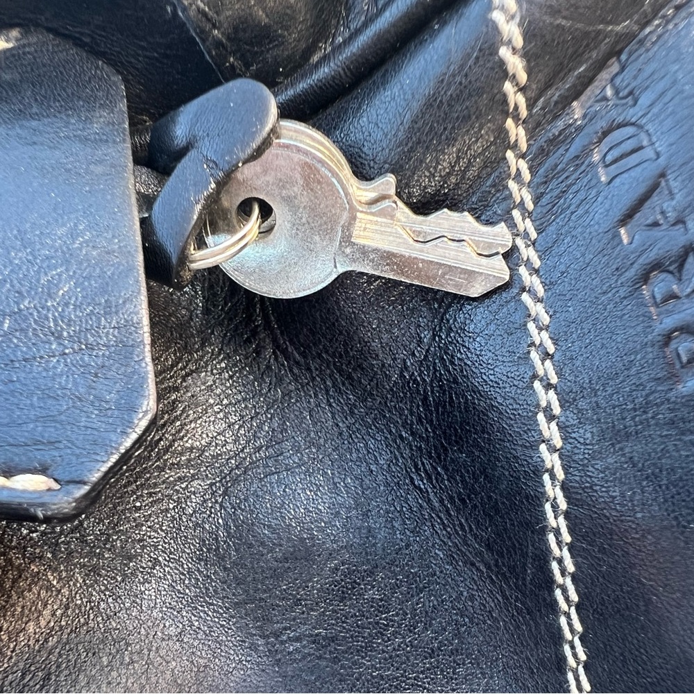 Prada Leather vintage purse - crossbody clutch with lock and key - Picture 3 of 8